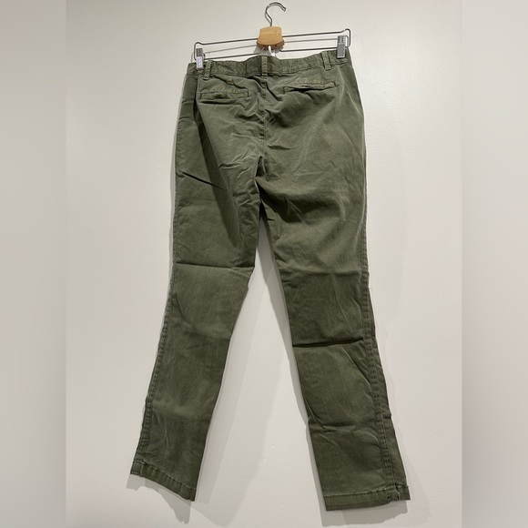 Gap (Gap for Good) green girlfriend chino pants size 2 - Picture 2 of 7